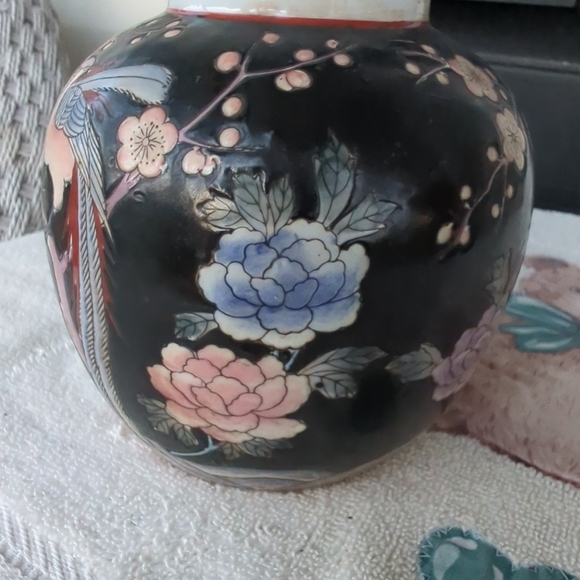 Vintage Gorgeous Black Floral/Bird (Pottery)Embossed-Look Vase - Picture 3 of 12